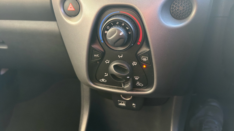 Toyota Aygo 1.0 VVT-i X-Play TSS 5dr Petrol Hatchback